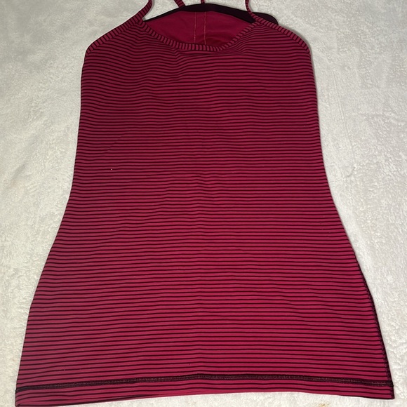 Lululemon Red & Black Striped Built-In Bra Tank Top - Athletic Yoga Wear - Picture 5 of 5